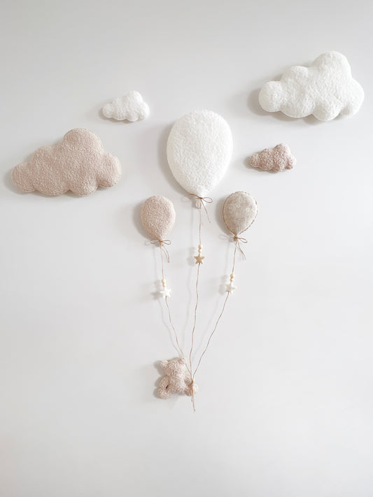 Balloons & Clouds Wall Display Set - 3 Balloons mix in Ivory Bouclé, Ecru Bouclé & Oatmeal Felt - Small Teddy Bear