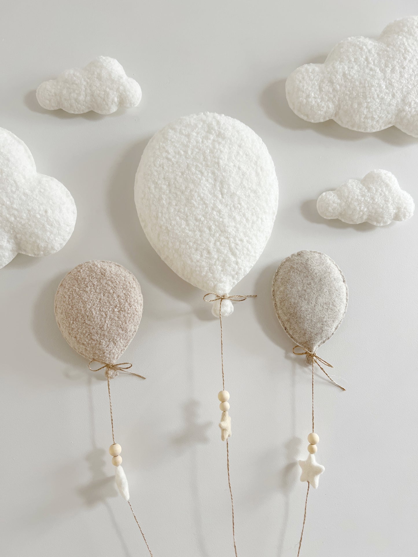 Balloons & Clouds Wall Display Set - 3 Balloons mix in Ivory Bouclé, Ecru Bouclé & Oatmeal Felt - Large Teddy Bear