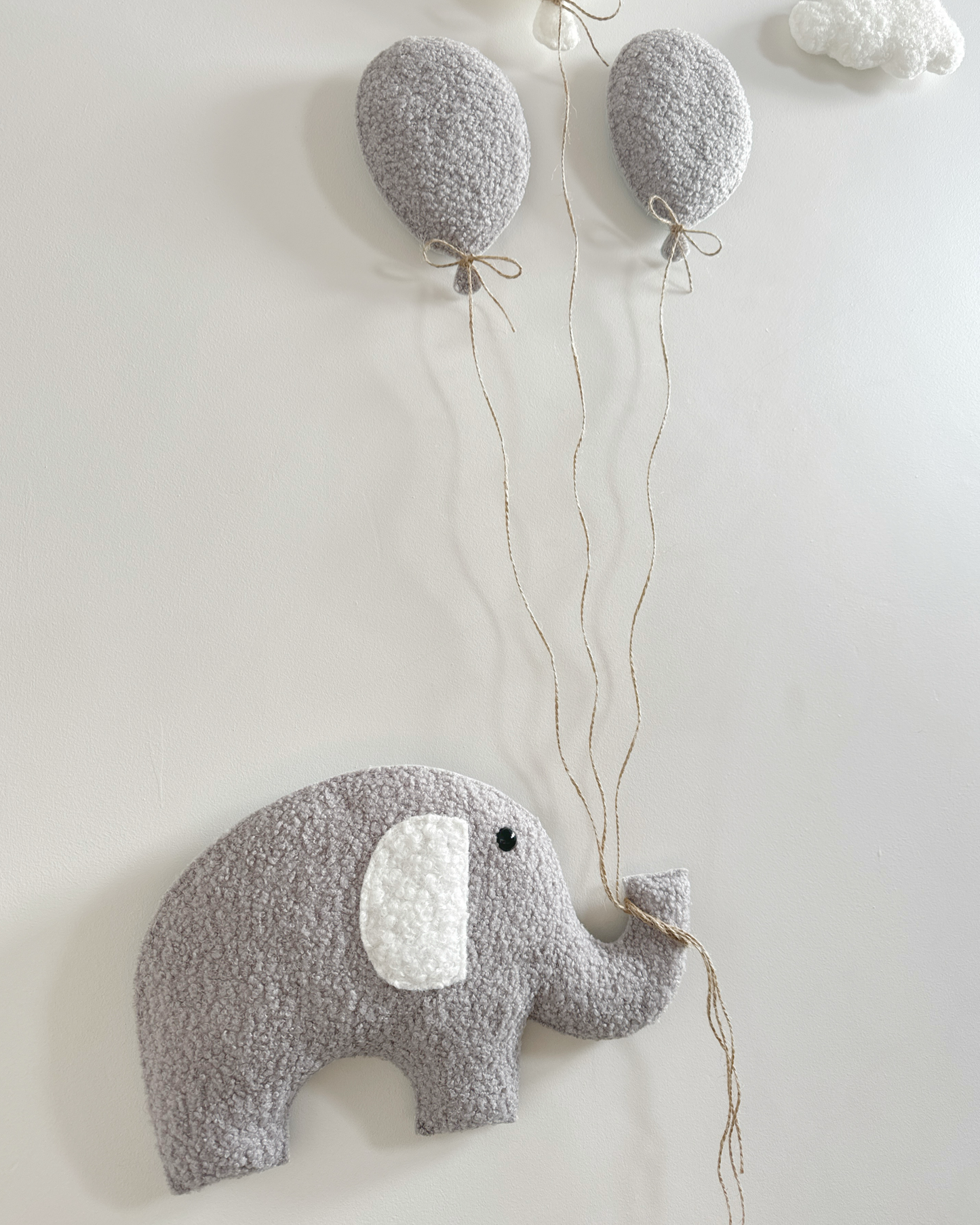 Balloons & Clouds Wall Display Set - 3 Balloons - XL Elephant - Ivory & Light Grey Bouclé